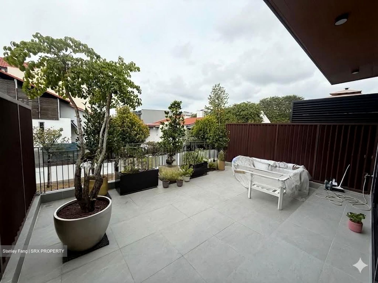 Jalan Pelatok (D16), Terrace #560833871
